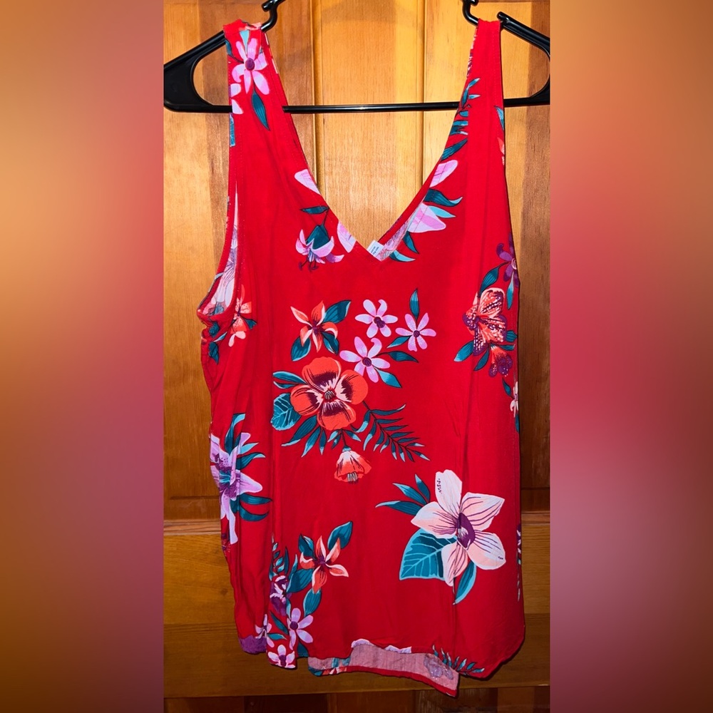 NWOT- XL old navy shirt- red with multicolor flowers
